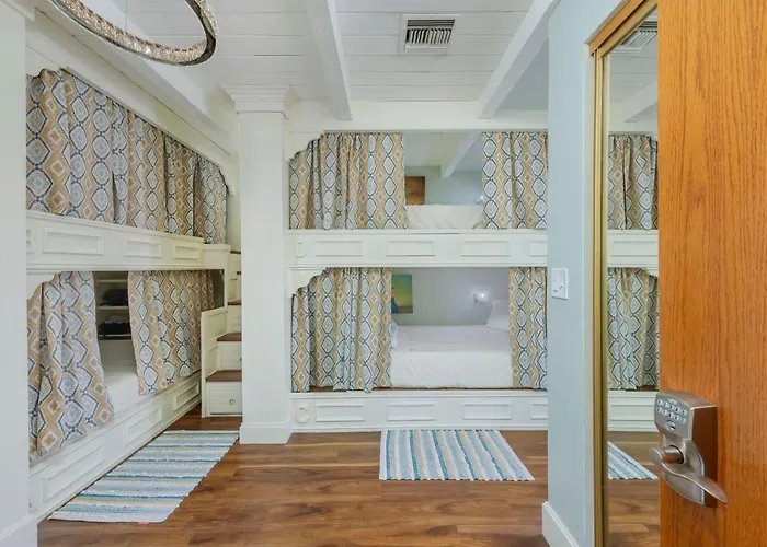 Smart Solution - Individual Private Bed-Pods In Gorgeous Shared Space - Women Only Dorm In Room 5 - Coed House - Full-Sized Mattresses In Individual Pods - With Built-In Private Storage - Gorgeous Shared Room - Affordable Luxury - Sparrow House
